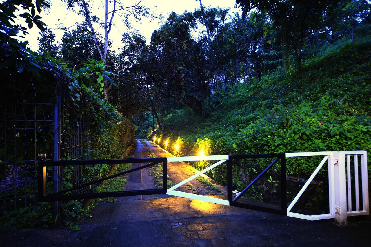 Villa Marley Senggigi Bagian luar foto